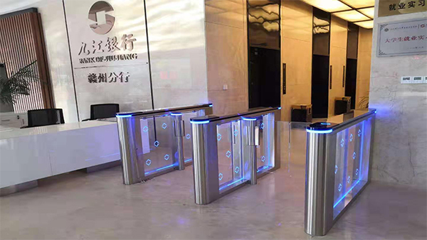 速通門和擺閘的區(qū)別是什么？