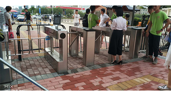 三桿閘機(jī)怎么調(diào)速度？